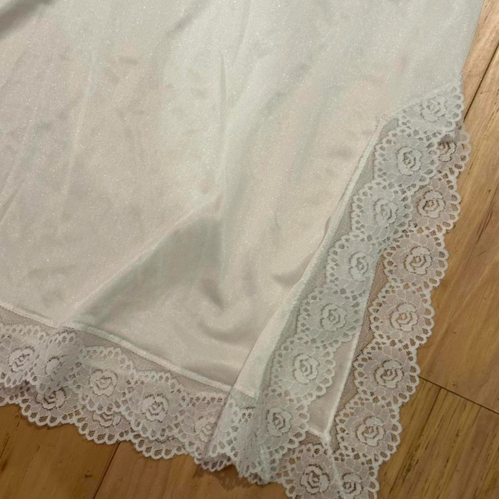 Elegant White Maxi Skirt - Picture 5 of 5